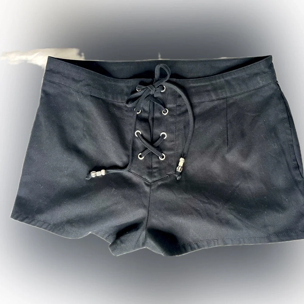 Ladies Pirates of the Caribbean Lace up Shorts - Picture 4 of 5